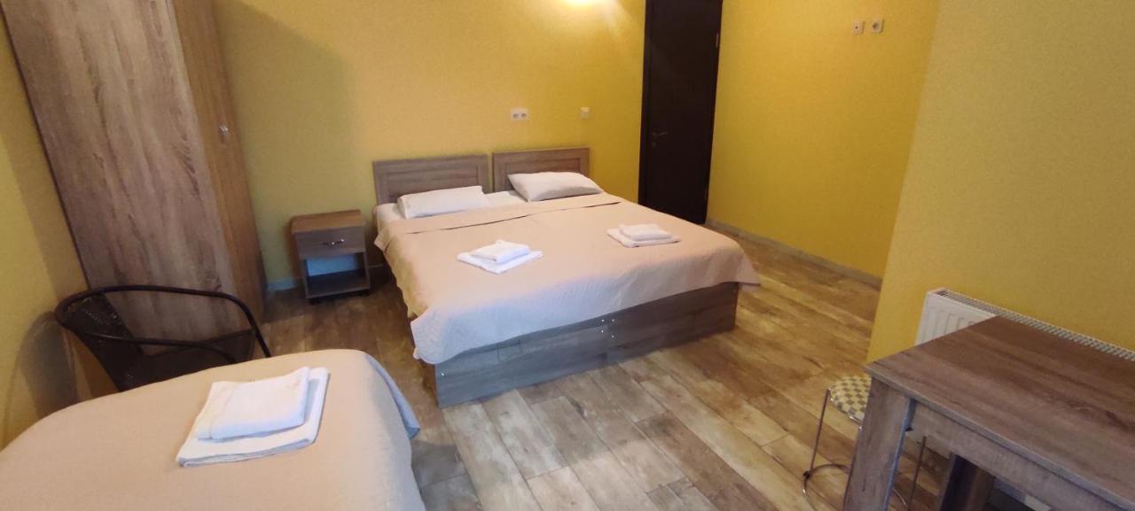 Femily Hotel In Batumi Mareti Str 2 Extérieur photo