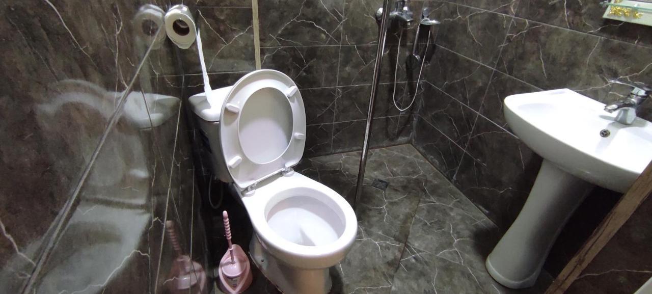 Femily Hotel In Batumi Mareti Str 2 Extérieur photo