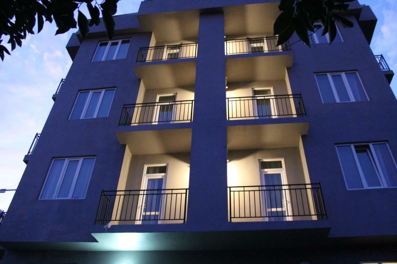 Femily Hotel In Batumi Mareti Str 2 Extérieur photo