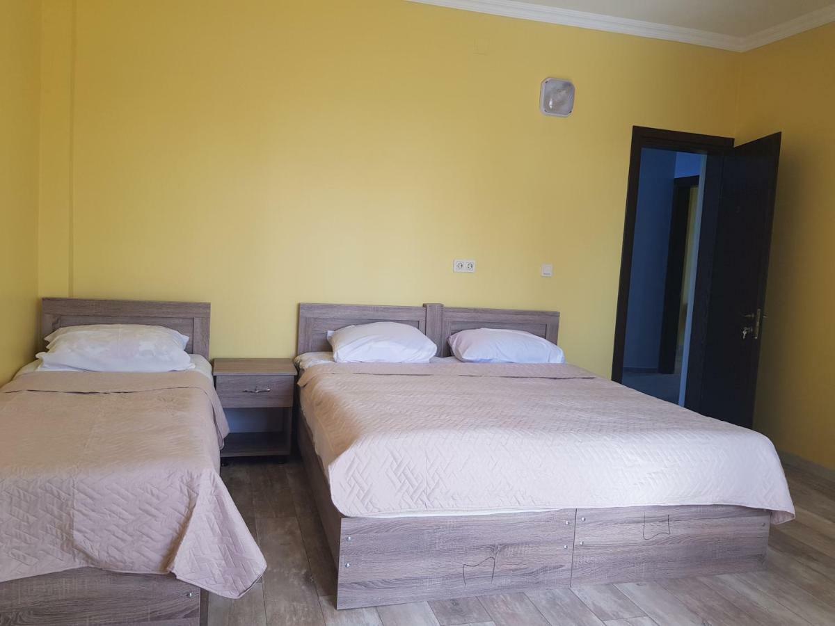 Femily Hotel In Batumi Mareti Str 2 Extérieur photo