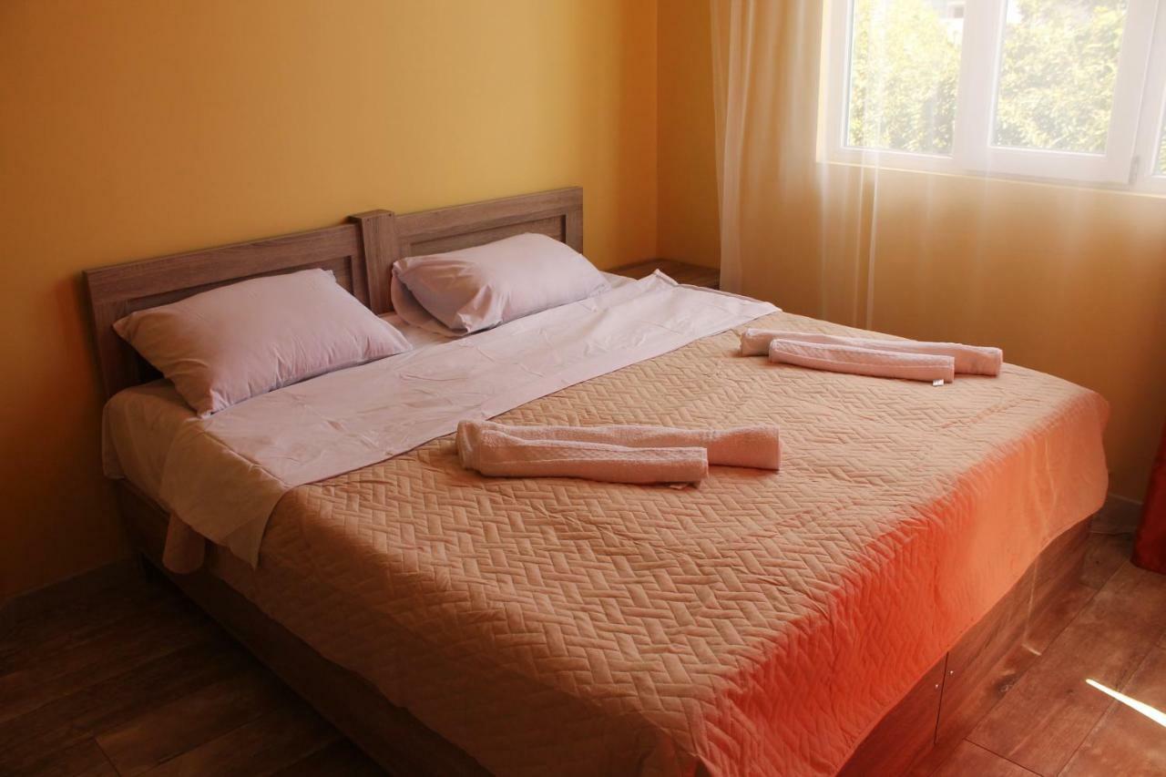 Femily Hotel In Batumi Mareti Str 2 Extérieur photo