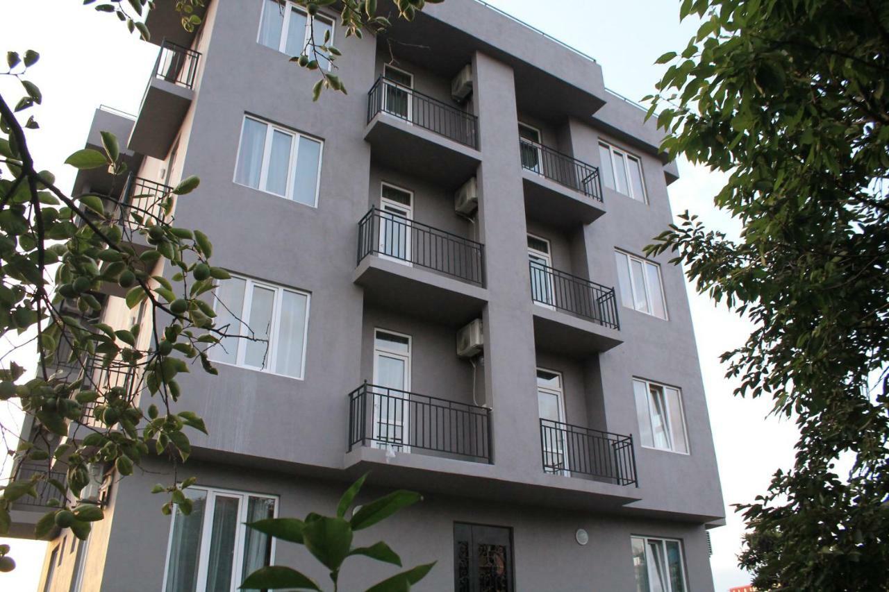 Femily Hotel In Batumi Mareti Str 2 Extérieur photo