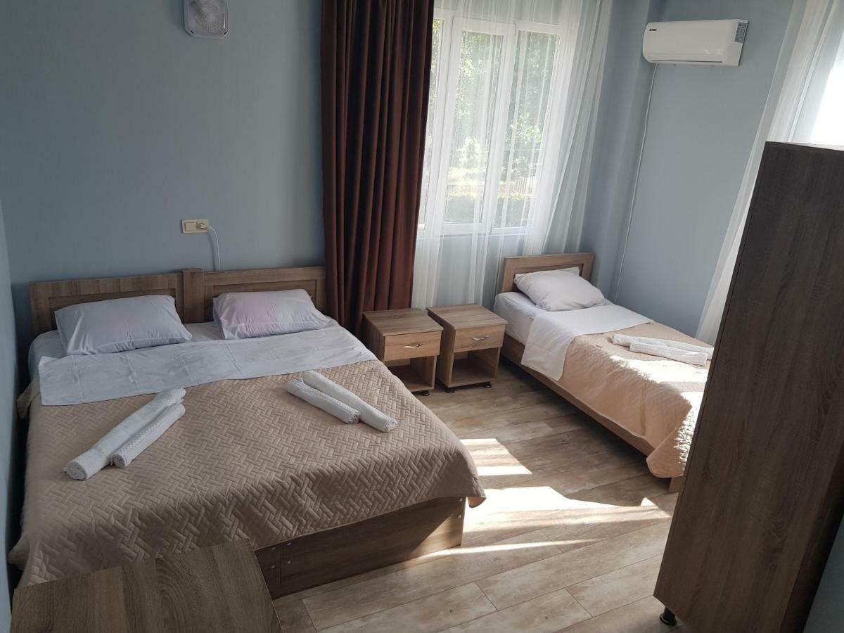 Femily Hotel In Batumi Mareti Str 2 Extérieur photo